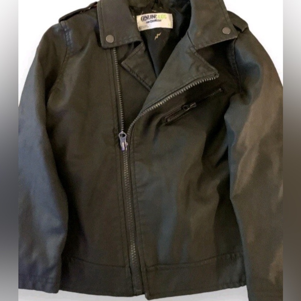 Genuine Kids OshKosh Boys Black Faux Leather Moto Jacket Size 5T Rockstar Coat
